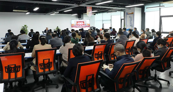 中欧网页版登录入口党支部组织党员和中层干部参加学习贯彻党的二十大精神专题培训班