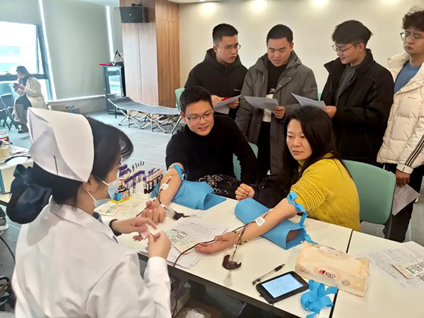 【热血有情 大爱无疆】中欧网页版登录入口组织开展无偿献血活动