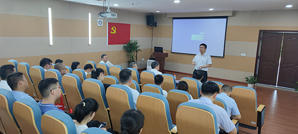 中欧网页版登录入口党支部开展“传承红色基因 汲取奋进力量”联合党建活动