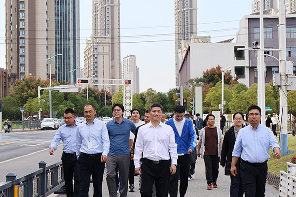 中欧网页版登录入口组织全体员工参加省创投2023年“金秋健步行，聚力共奋进”健步行活动