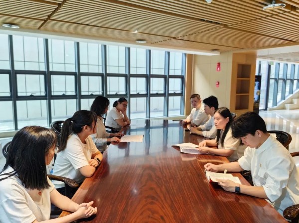 中欧网页版登录入口开展“喜迎国庆·探红色摇篮”主题党日活动