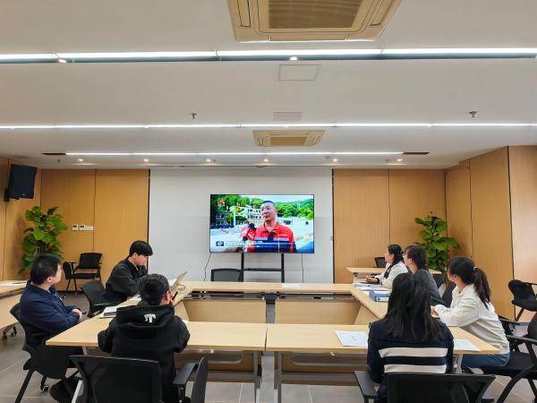 中欧网页版登录入口开展“学赣鄱先锋典范，践承诺勇创新绩”主题党日活动
